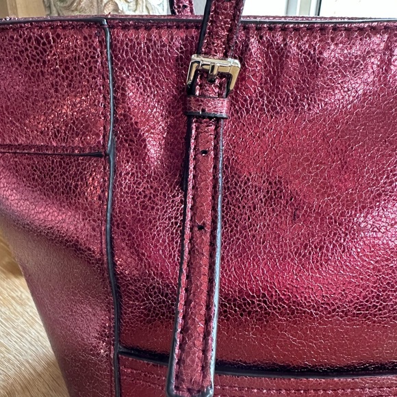 Guess “Delaney” Tote Bag, Red Metallic, 13x11x6, Excellent Condition! - Picture 7 of 12